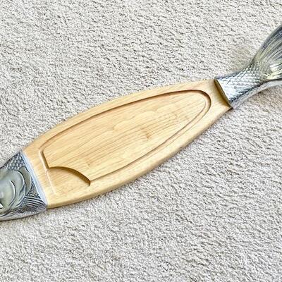 Lot 133 Aluminum & Wood Fish Platter Serving Carving 34"