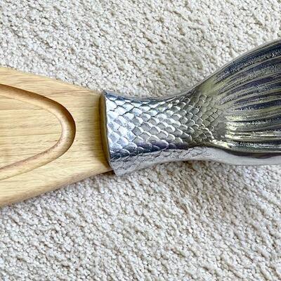 Lot 133 Aluminum & Wood Fish Platter Serving Carving 34"