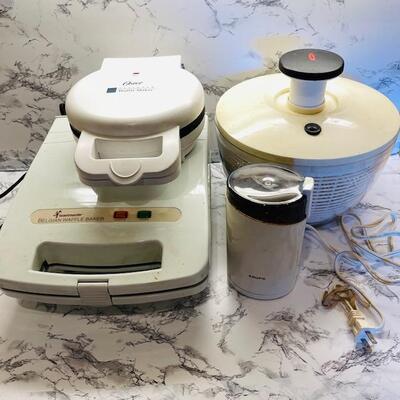 Lot 141 Group Small Kitchen Appliances Toastmaster Oster Waffle Makers (2) Oxo Spinner Krups Grinder