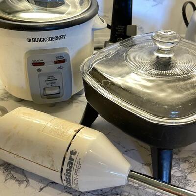 Lot 142 Group 4 Small Kit Appliances Rice Cooker Prep Blender Electric Skillet Grinder Cuisinart