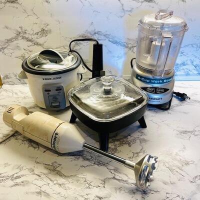 Lot 142 Group 4 Small Kit Appliances Rice Cooker Prep Blender Electric Skillet Grinder Cuisinart