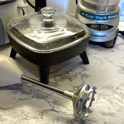 Lot 142 Group 4 Small Kit Appliances Rice Cooker Prep Blender Electric Skillet Grinder Cuisinart
