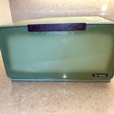 Lot 144 Vintage Avocado Green Bread Box Lincoln Beauty Rest