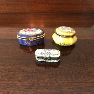 Lot 147 Group 3 French Limoges Pill / Trinket Boxes Porcelain Blue Yellow White