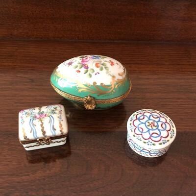 Lot 151 Group 3 Porcelain Pill / Trinket Boxes, Limoges France Egg Round 