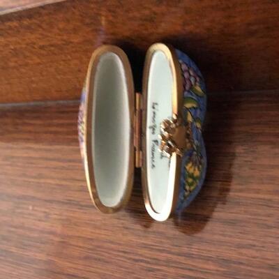 Lot 152 Group 3 Pill Trinket Boxes Egg Heart France Limoges  Hand Painted