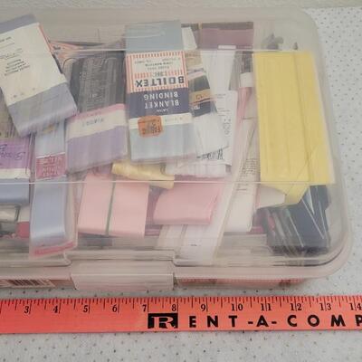 Lot 121: Assorted Sewing Binding And Essentials