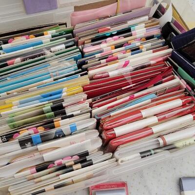 Lot 121: Assorted Sewing Binding And Essentials