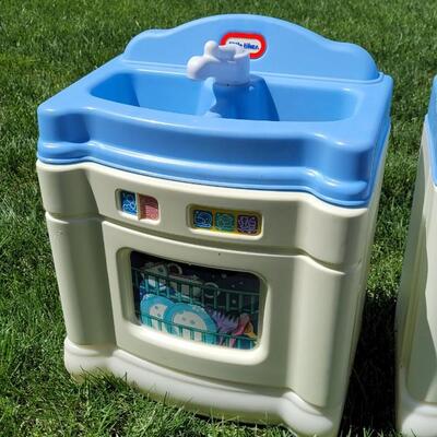 Lot 126: Vintage Little Tikes Dishwasher and Washing Machine