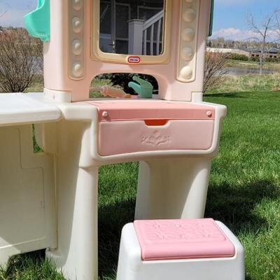 Lot 135: Vintage Little Tikes Children's Vanity Pink 