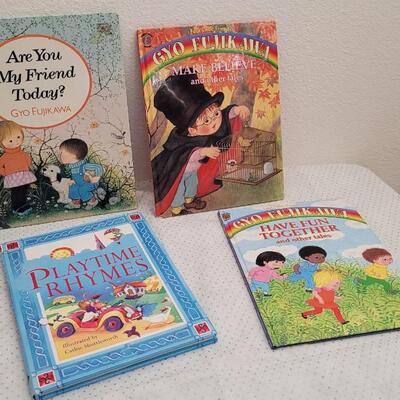Lot 144: Assorted Children's Books 