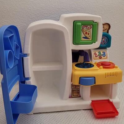 Lot 154: Vintage Little Tikes Play Kitchen Center - Needs Batteries