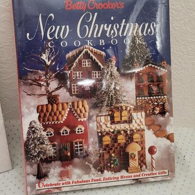 Lot 161: 2 New Betty Crocker Cookbooks