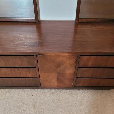 Lot 165: Vintage Mid Century Modern LANE Dresser with Mirrors