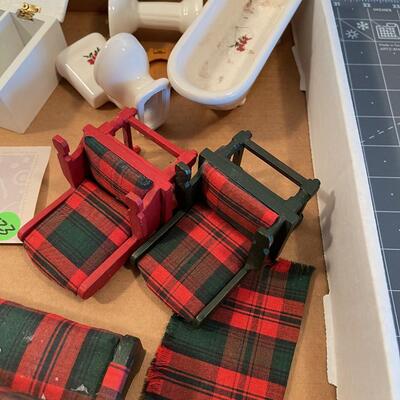 #523 Doll Furniture Plaid Living Room Furniture Plus Toilet and Tub