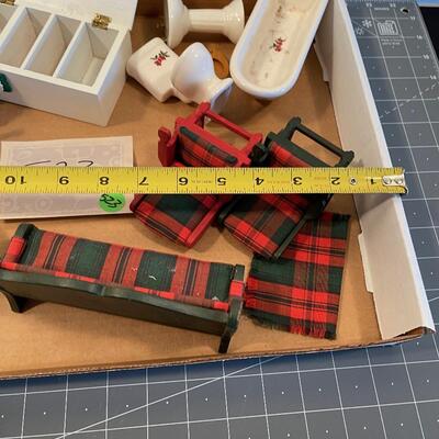 #523 Doll Furniture Plaid Living Room Furniture Plus Toilet and Tub