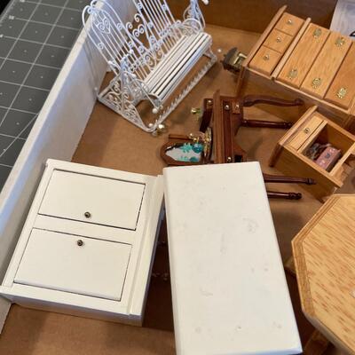 #524 Doll Furniture Wire Porch Swing Table and Chairs. 