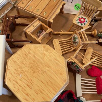 #524 Doll Furniture Wire Porch Swing Table and Chairs. 