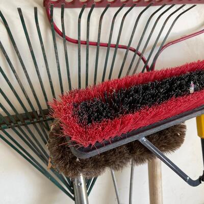 #539 More Yard Tools, 2 Rakes, Broom, Mop 