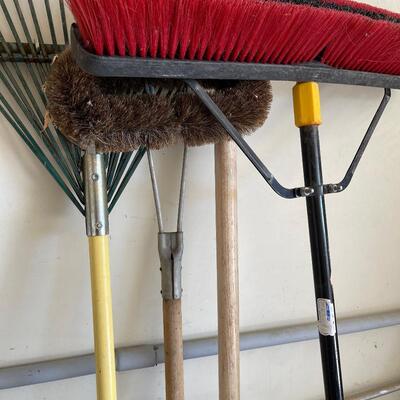 #539 More Yard Tools, 2 Rakes, Broom, Mop 