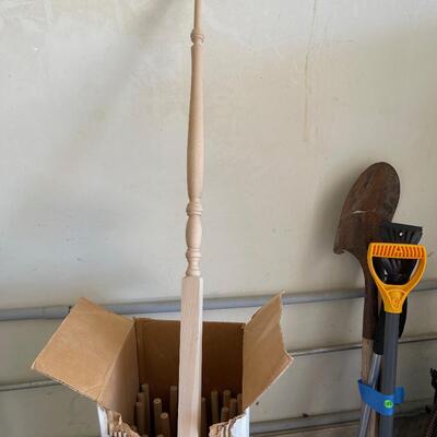#541 25 Wood Dowels 