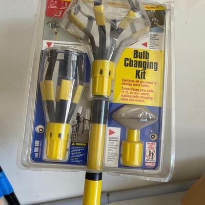 #544 New in the Package Bulb Changing Kit 