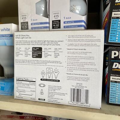 #547  A ton of light bulbs 