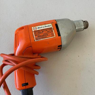 #553 Black & Decker 3/8" Drill. 