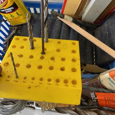 #561 Tub of tools drill bits, B&D Screw Driver
