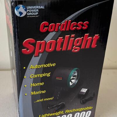 #565 Cordless Spotlight