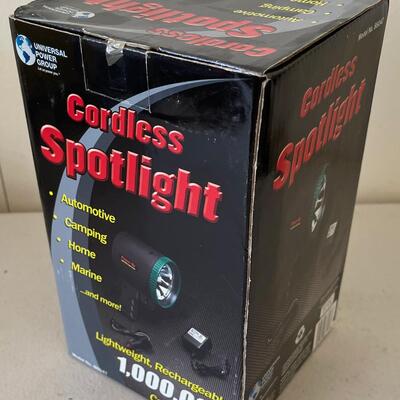 #565 Cordless Spotlight