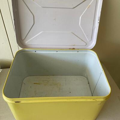 #568 Vintage Yellow Metal Bread Box