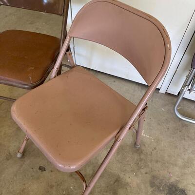 #579 (2) Metal Folding Chairs. 