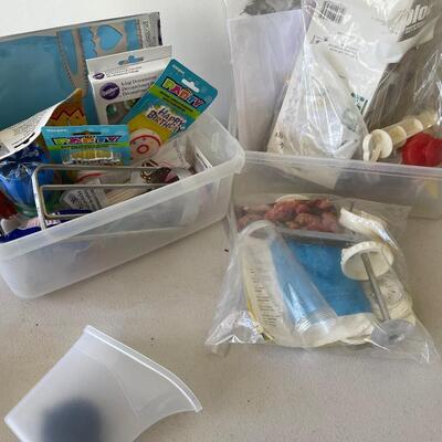 #595 Various Cake Making and Decorating Items 