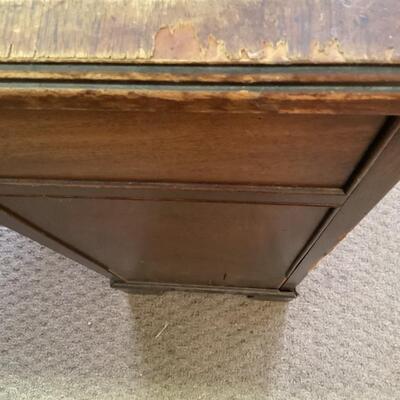 C1163 Vintage Mahogany Veneer Leather Top Knee Hole Desk