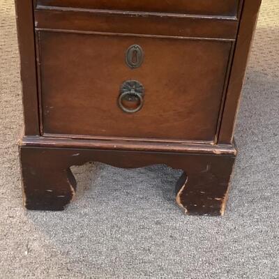 C1163 Vintage Mahogany Veneer Leather Top Knee Hole Desk