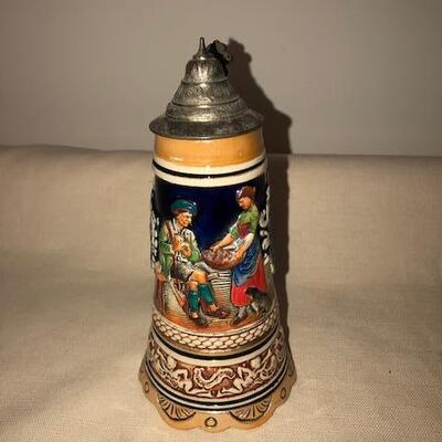 Lot 179 German Beer Stein Music Box Plays "Hofbrauhaus" Swiss Movement