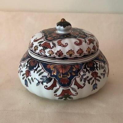 Lot 182 Makkum Ceramic Covered Dish Holland