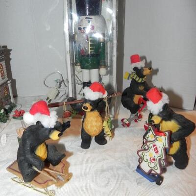 LOT 28 CHRISTMAS BEARS