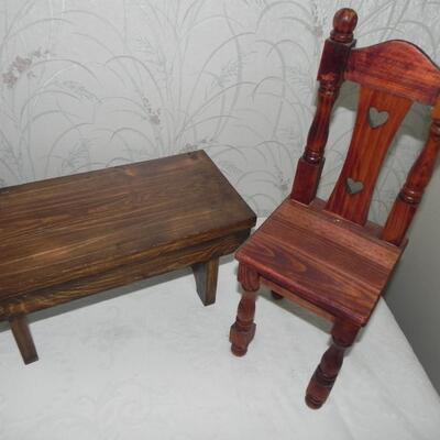 LOT 41 WOOD DOLL CHAIR & TABLE