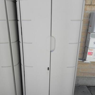 LOT 46 RUBBERMAID STORAGE CABINET