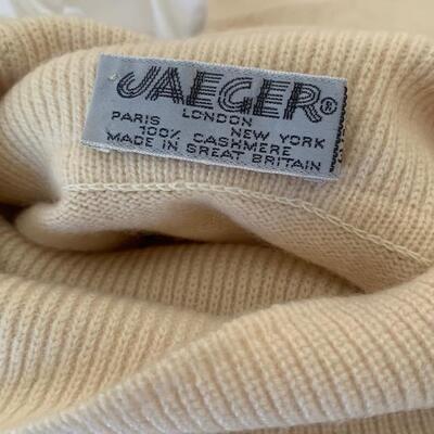 Lot 197 Group of 6 Classic Cashmere Sweaters Crew & Turtle Neck Assorted Sizes