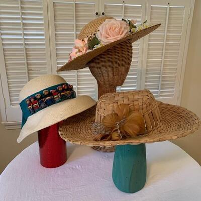 Lot 207 Group 3 Vintage Summer Straw Hats 