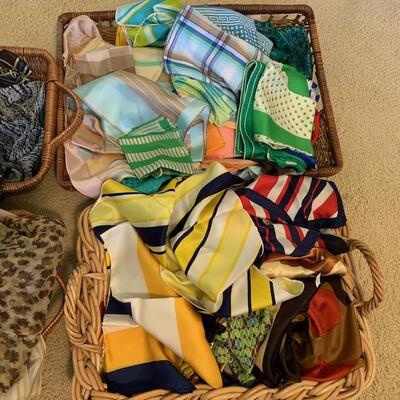 Lot 211 Assorted Vintage Scarves Scarf 