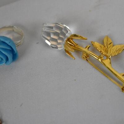 Lot of Costume Jewelry: Earrings, Necklace, Ring, Flower Pin