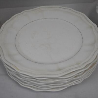 Kitchen Lot: Coffee Filters, Plastic Plates, Disposable Plates