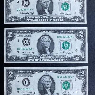 Set of three 1976 $2 dollar federal STAR note bills uncirculated. Lot A27