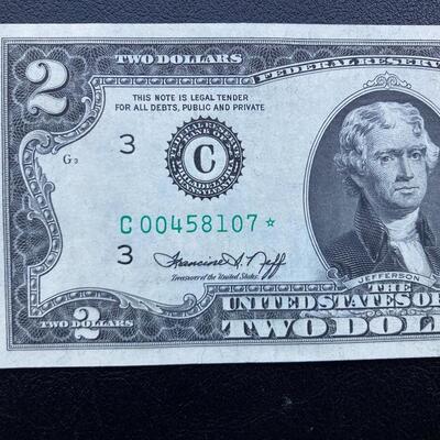 Rare 1976 $2 dollar federal STAR note bill uncirculated. Lot A28