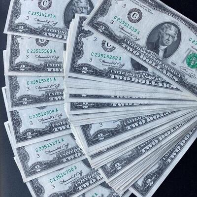 Collection of (50) 1976 $2 Federal reserve notes  Lot A29