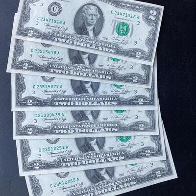 Collection of (6) 1976 $2 Federal reserve notes Lot A32